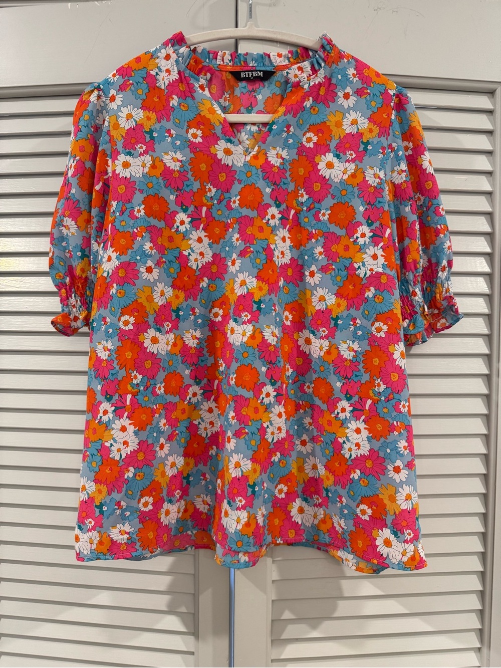 BTFBM Floral V-Neck Puff Sleeve Blouse in Blue Multicolor